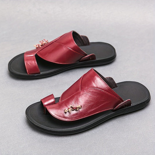 Avslappnade herrsandaler i modern stil att dra på för dagligt bruk