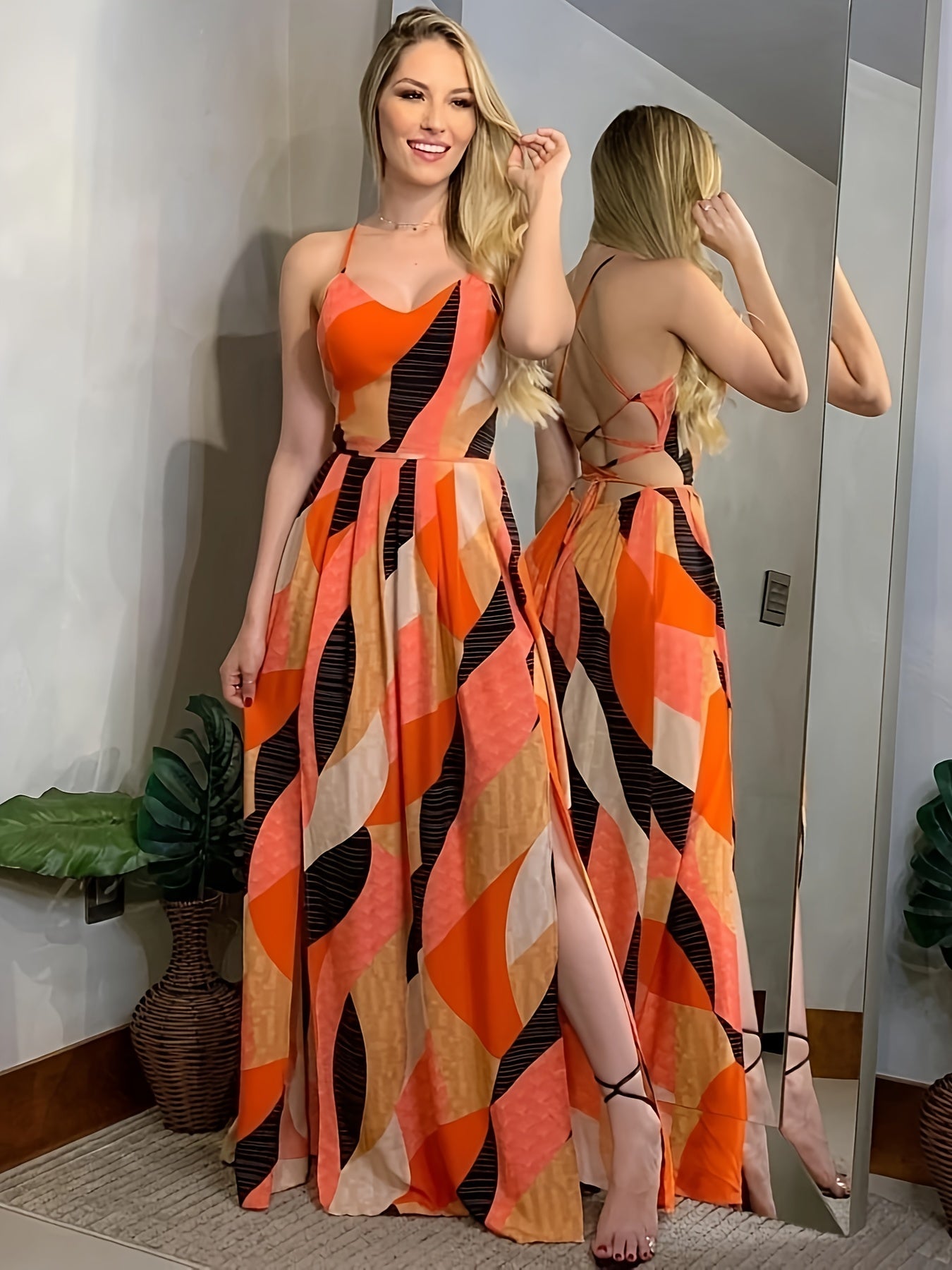 Robe longue élégante pour femme style soirée événement, motif graphique moderne, coupe flatteuse