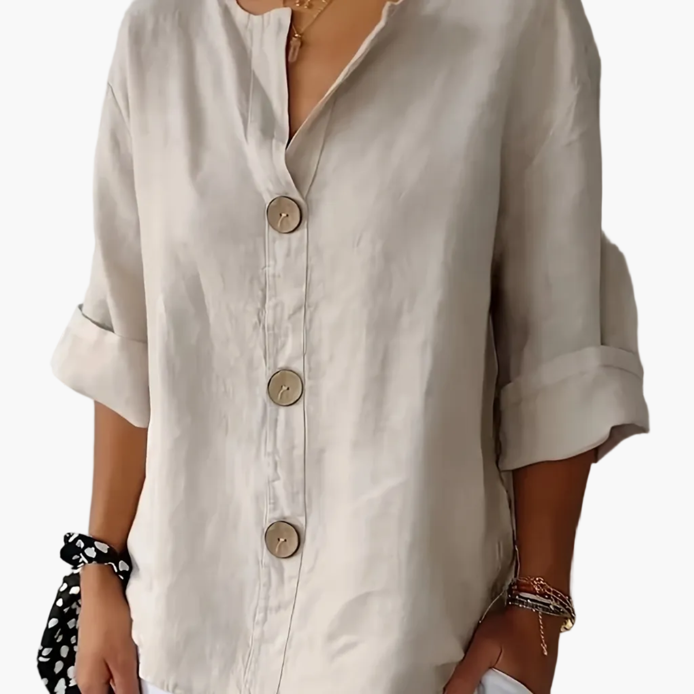 Afslappet damebluse med knapper i elegant og alsidig stil