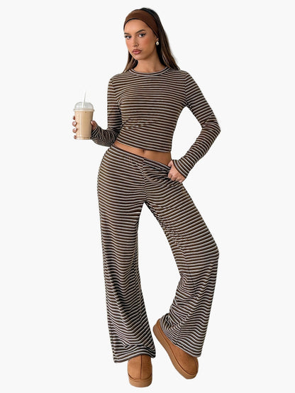 Conjunto casual de mujer a rayas, mangas largas, ideal para el descanso o el día a día