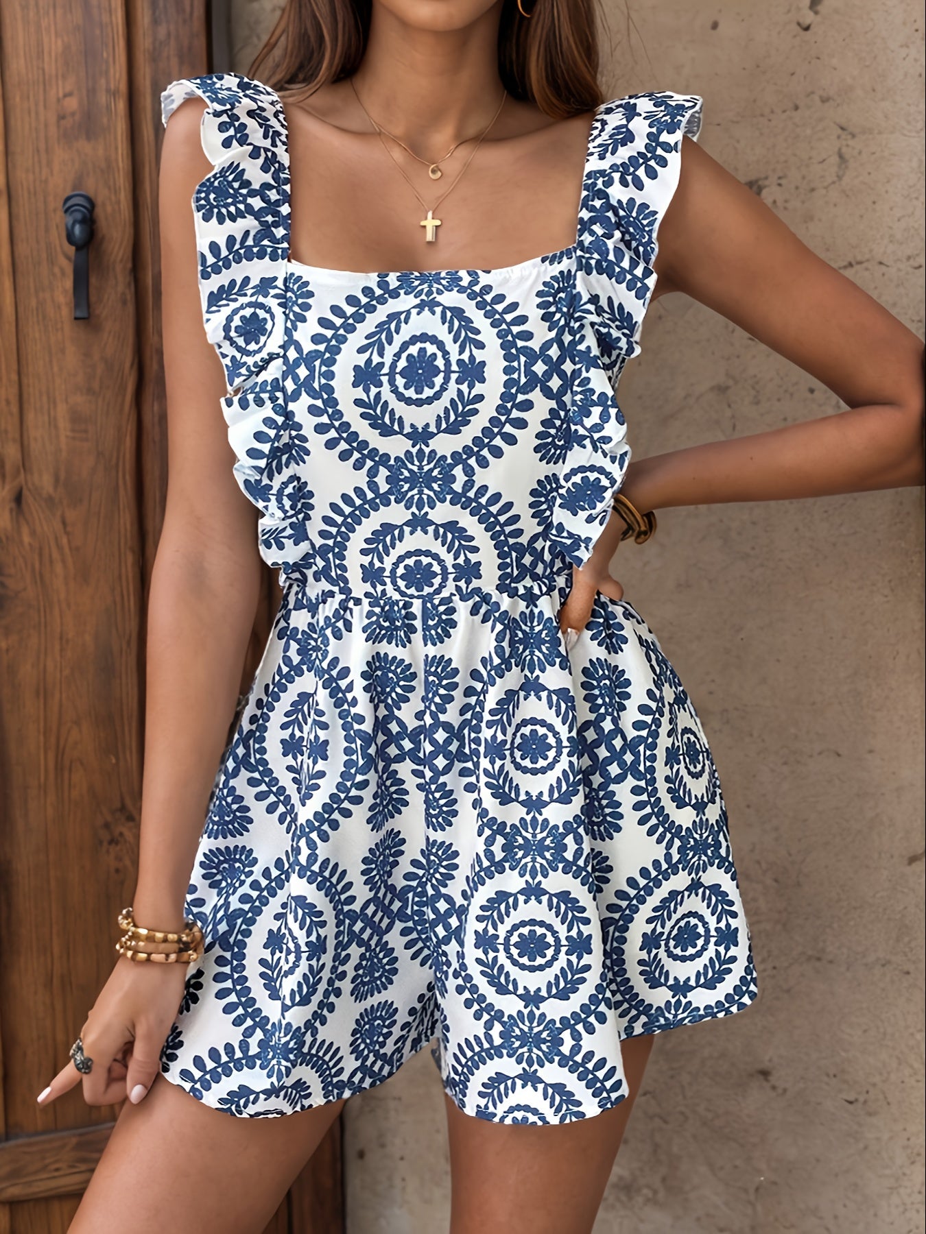 Combinaison courte femme style bohème chic pour l'été à motif tribal