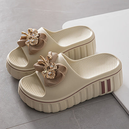 Sandales compensées femme style plateforme avec ornement floral chic – Tendance décontractée et élégante