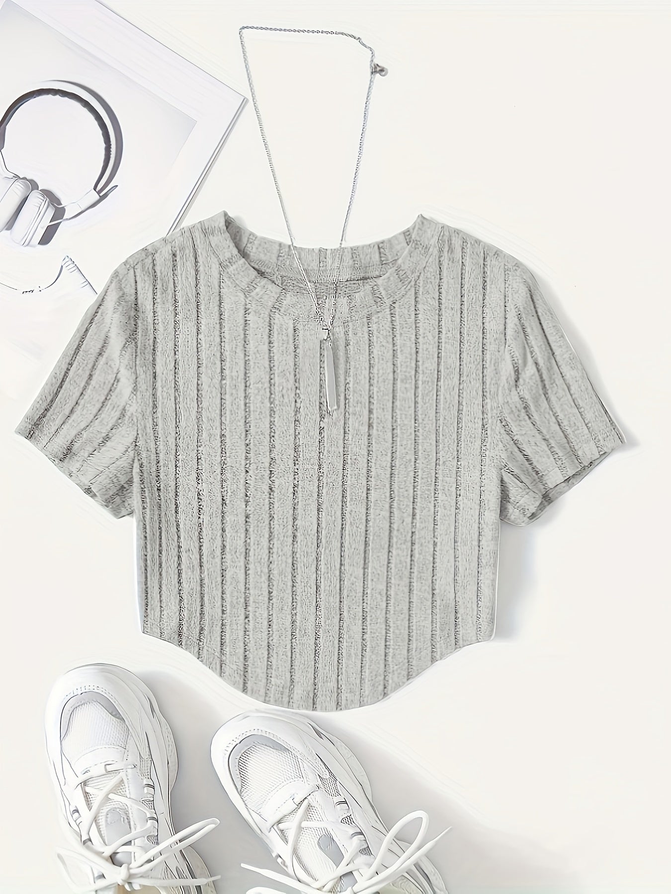 T-shirt Femme Style Décontracté à Manches Courtes Col Rond – Idéal pour l'Été et les Loisirs