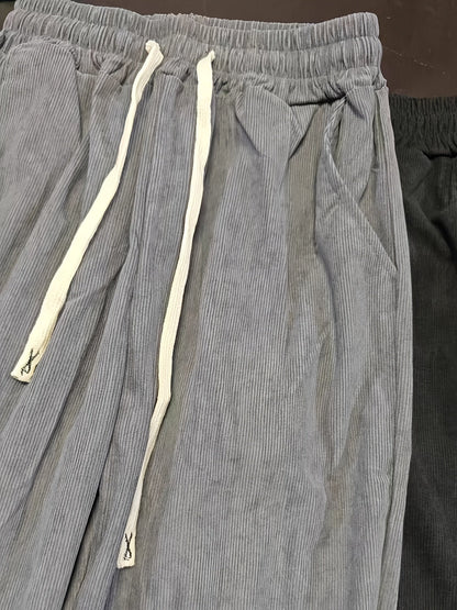 Herrenhose im modernen Stil mit Falten und verstellbarem Kordelzug für Entspannung und Stadt  