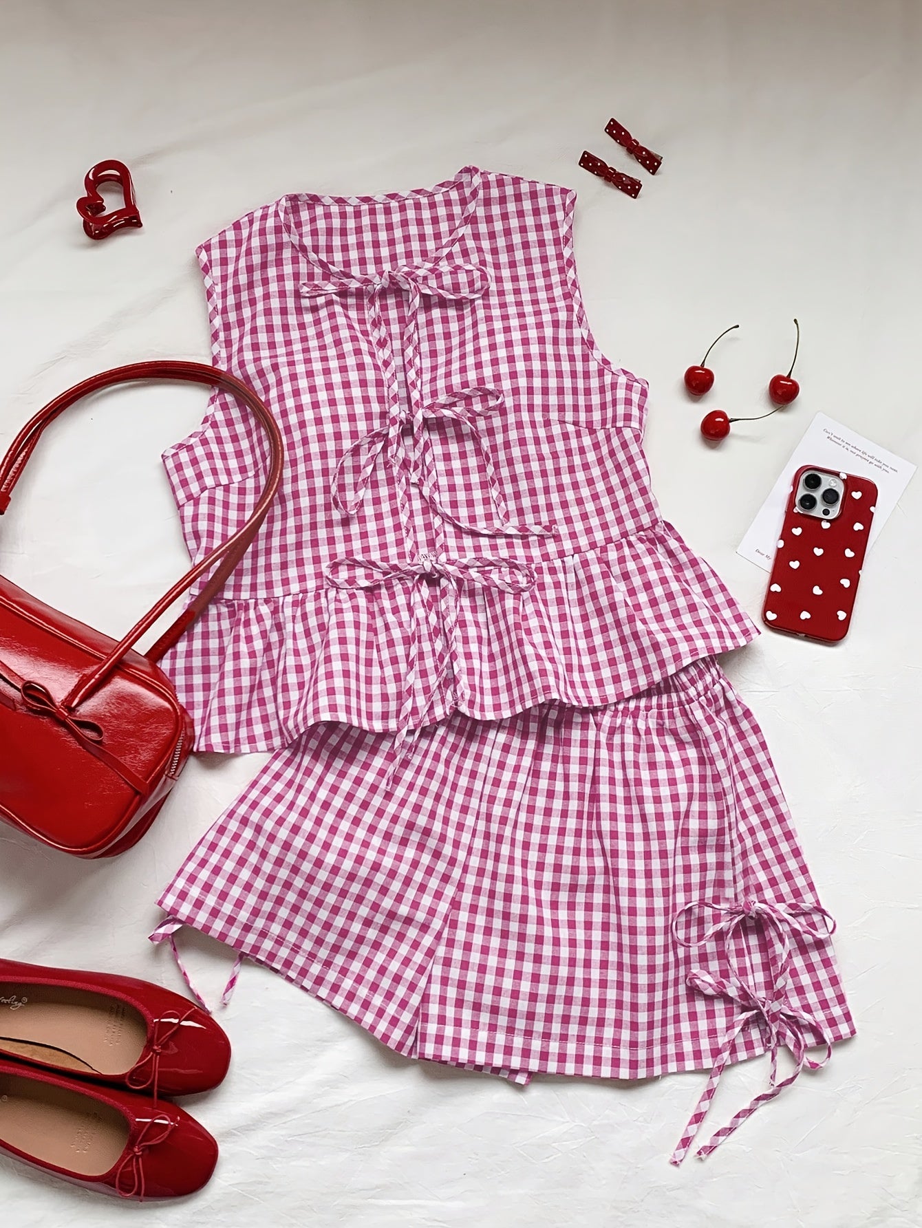 Ensemble coordonné femme style décontracté à rayures avec top sans manches à volants et short taille haute