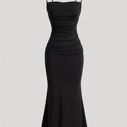 Robe longue de soirée femme à bretelles fines et drapé, silhouette sirène élégante pour événements formels