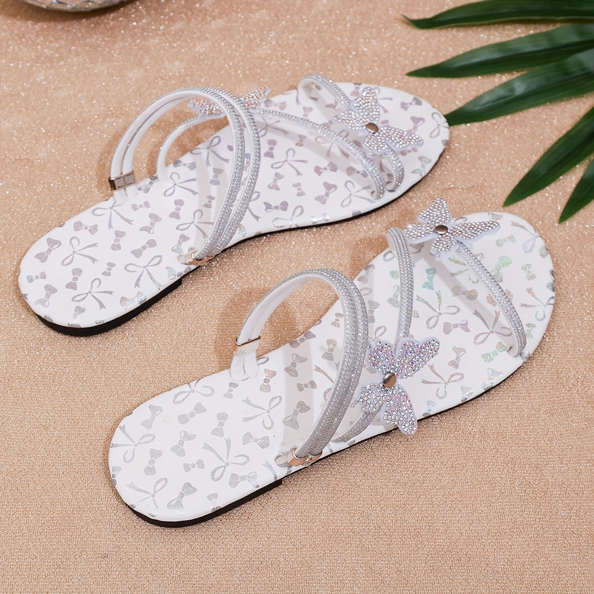 Flade damesandaler med sommerfuglestil, elegante til sommer og særlige lejligheder