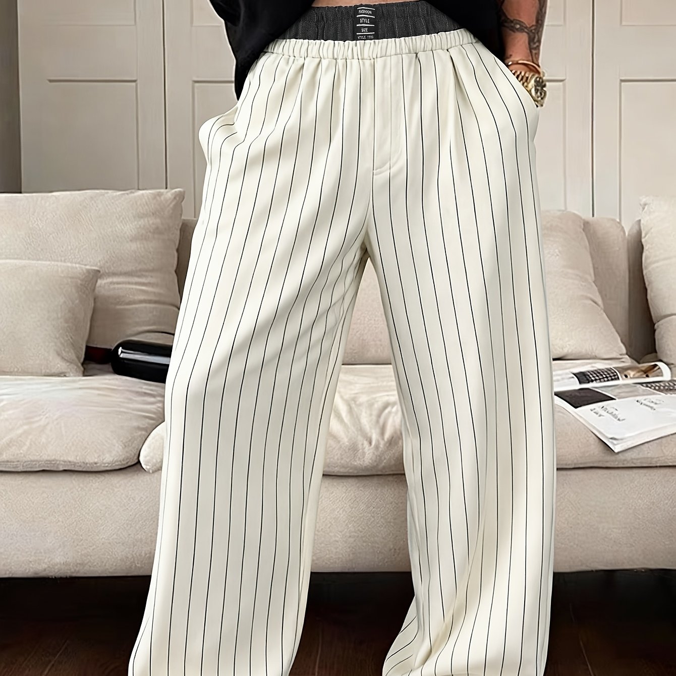 Weite Herrenhose mit Streifen im eleganten, modernen Freizeitstil