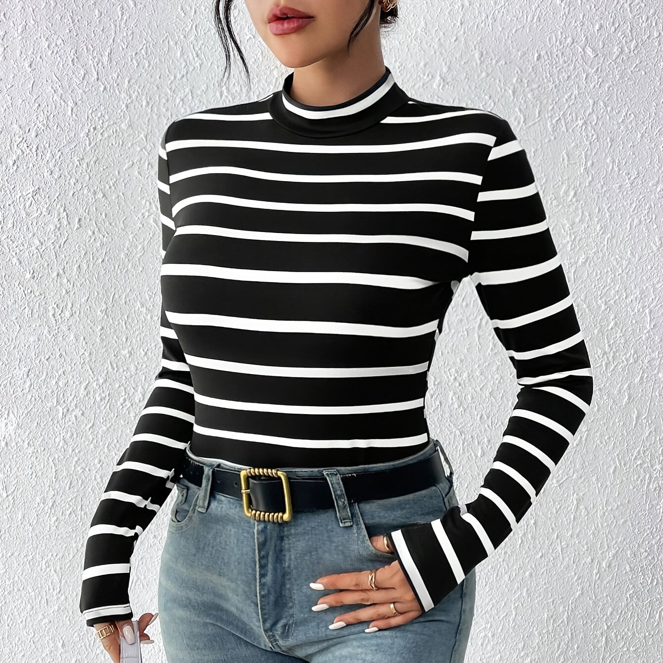 Haut moulant femme col montant rayé noir et blanc à manches longues