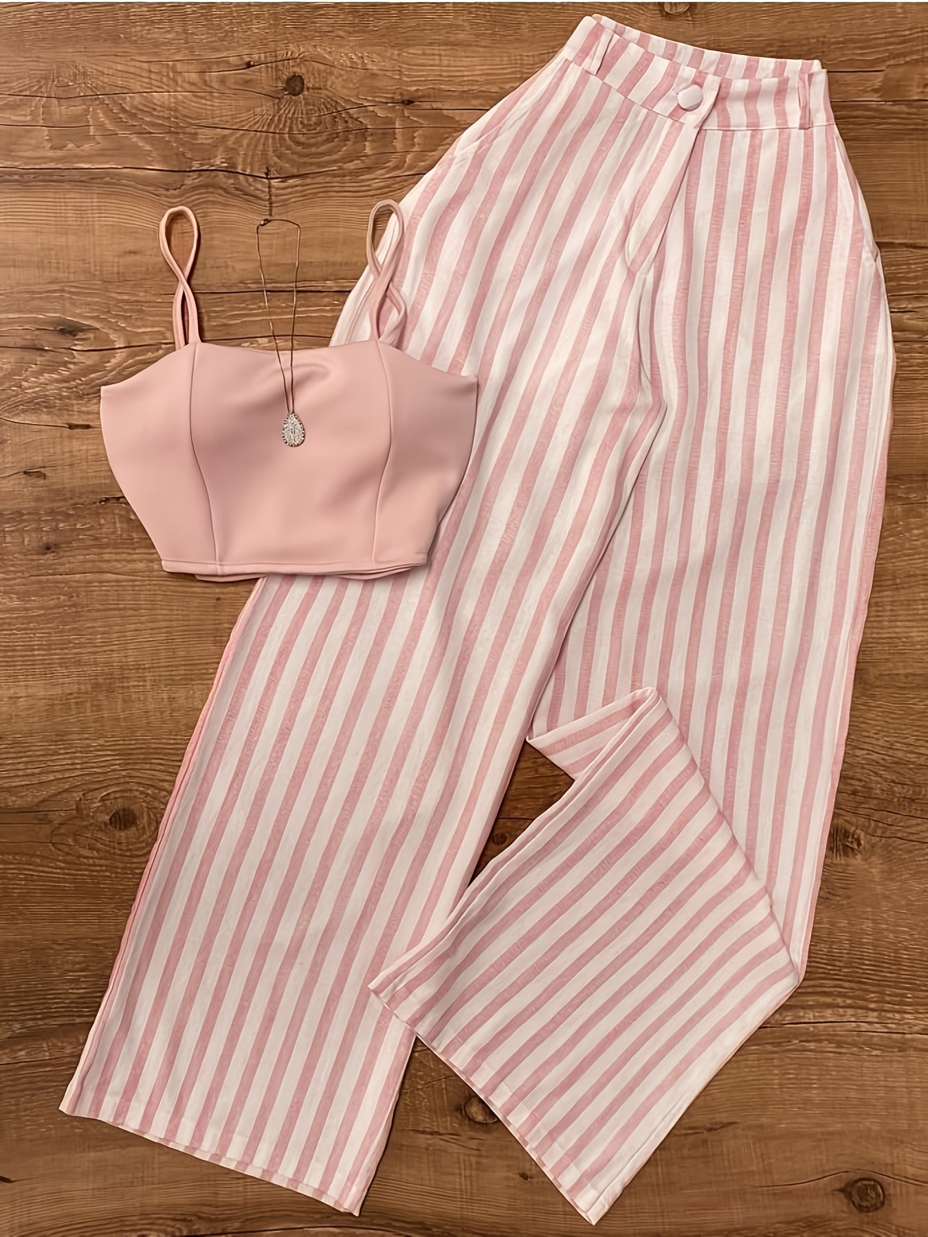 Completo due pezzi da donna - Stile chic a righe per eventi estivi