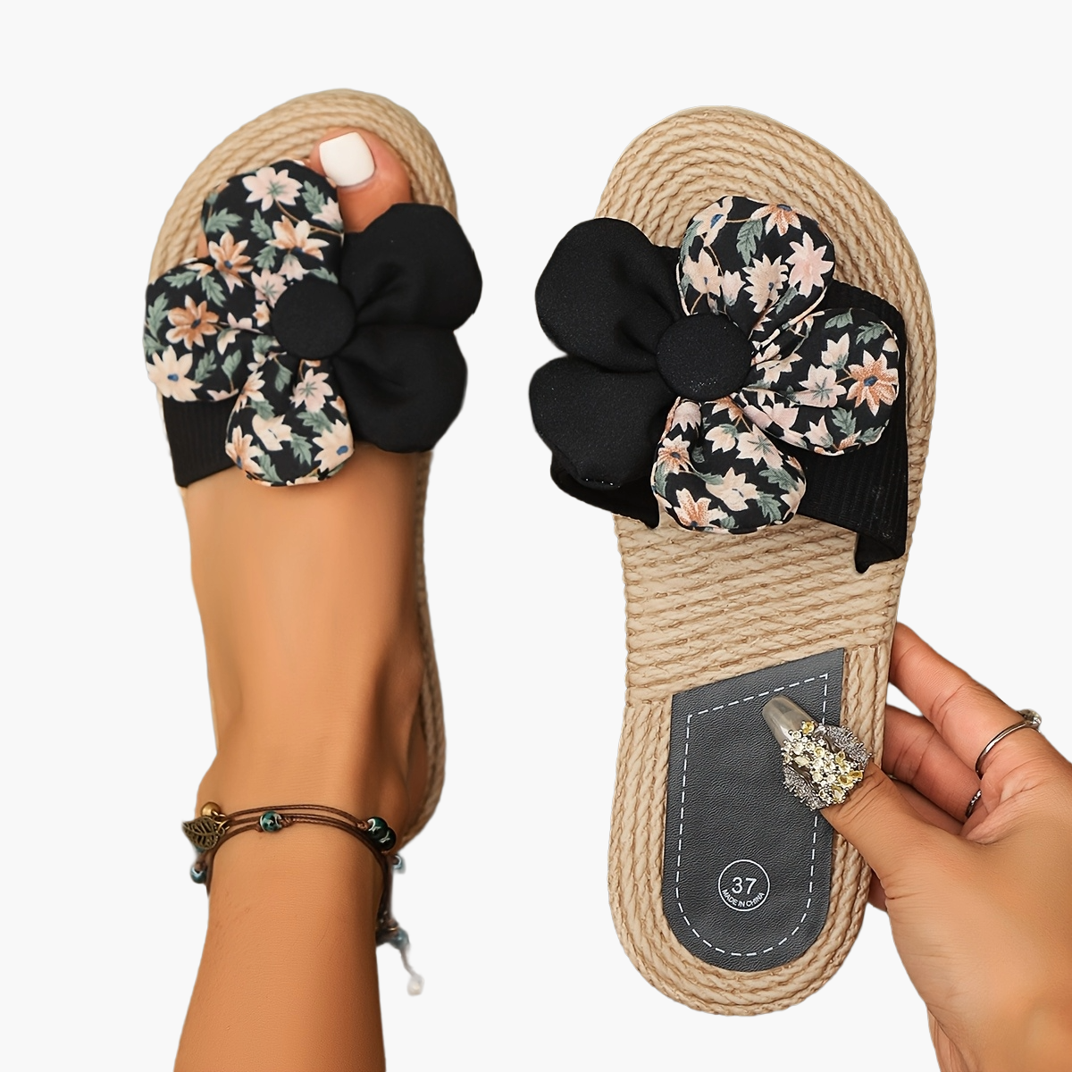 Damtofflor i espadrillestil med stor elegant blommig rosett för sommaren
