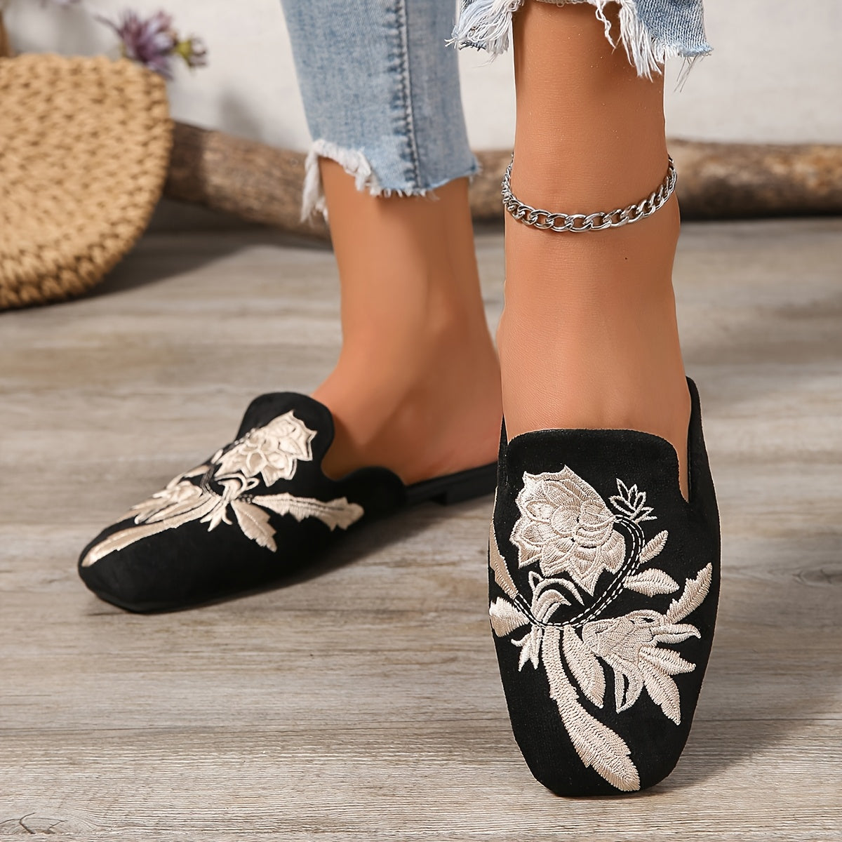 Eleganckie damskie mule z kwiatową haftowaną dekoracją w stylu casual chic