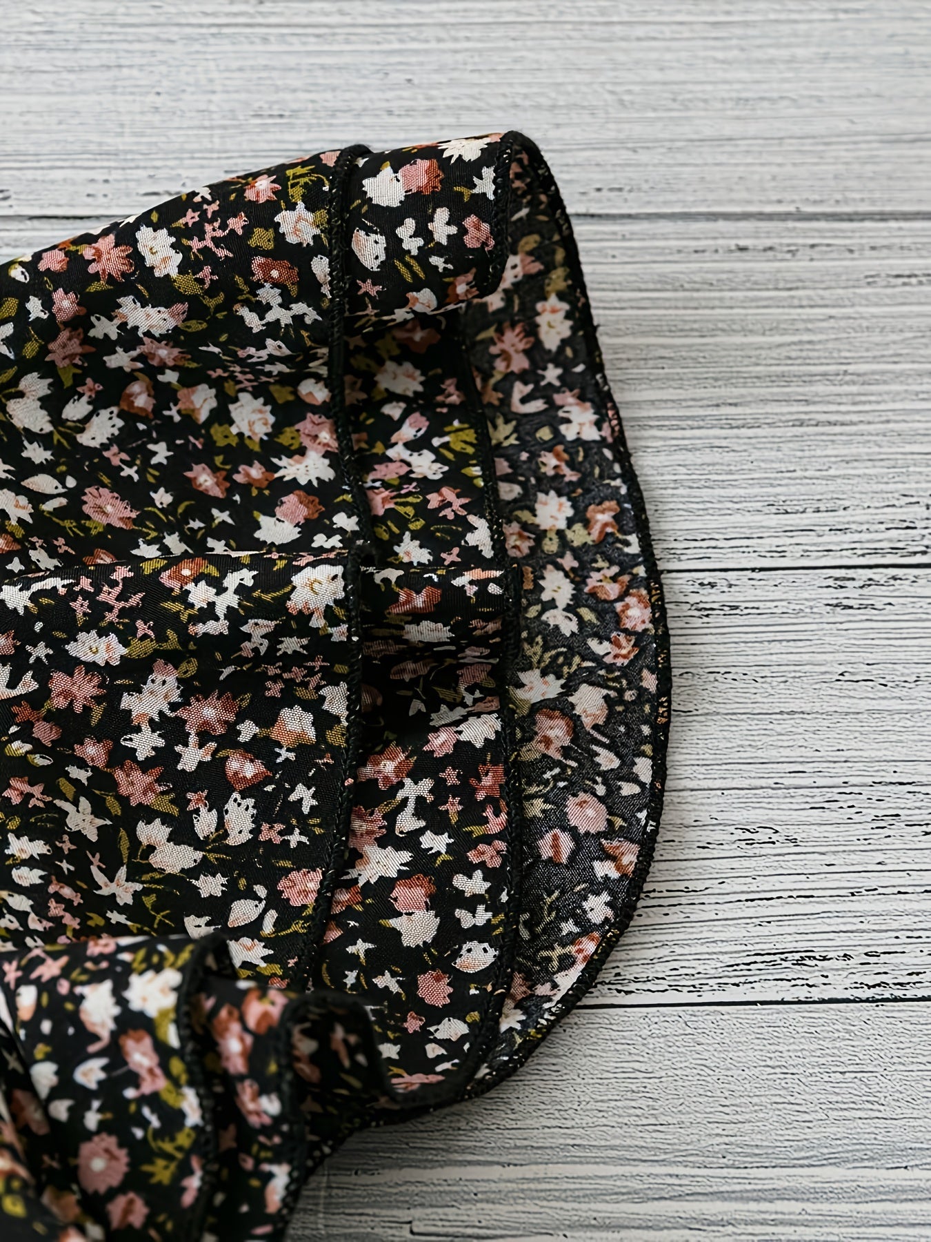 Elegant blommig blus med volangärmar för kvinnor - Avslappnad sommarstil