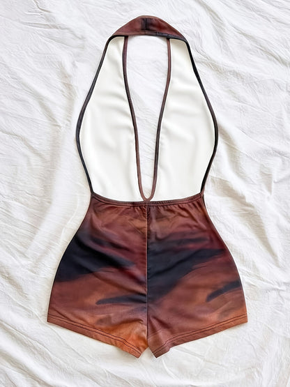 Combinaison short une pièce femme style animalier, décolleté plongeant, tendance été, idéale plage et vacances