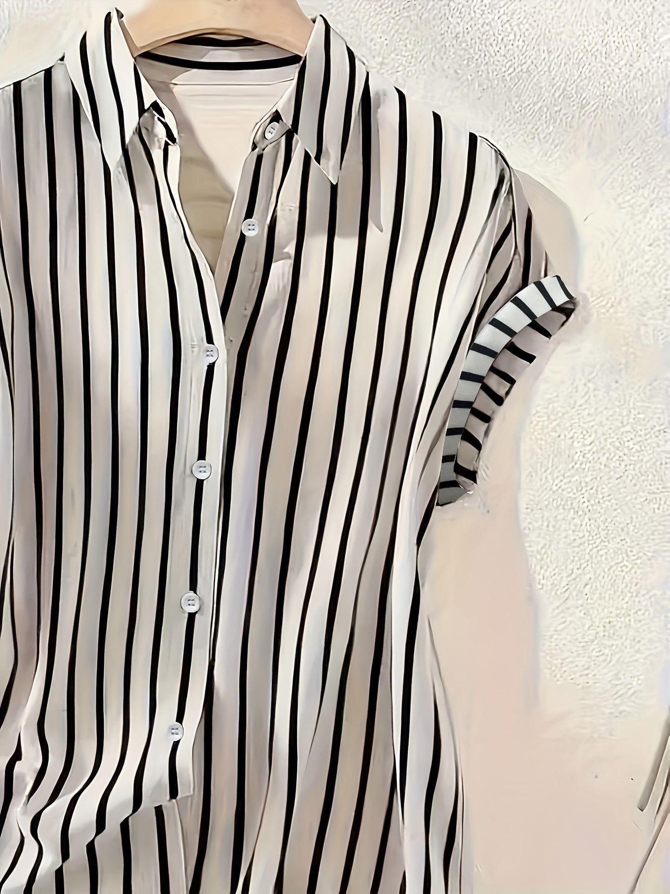 Elegante damesblouse met verticale strepen, casual zomerstijl