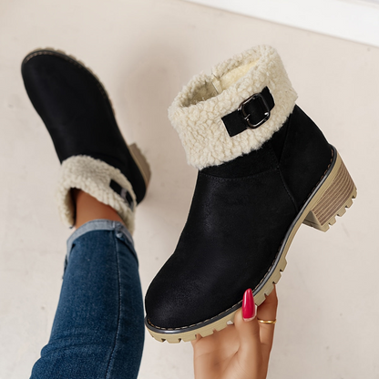 Bottines femme doublées imitation fourrure avec boucle décorative et semelle crantée à talon bloc