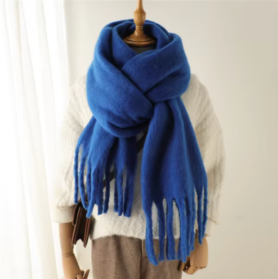 Mjuk och bred scarf med fransar - fuchsia