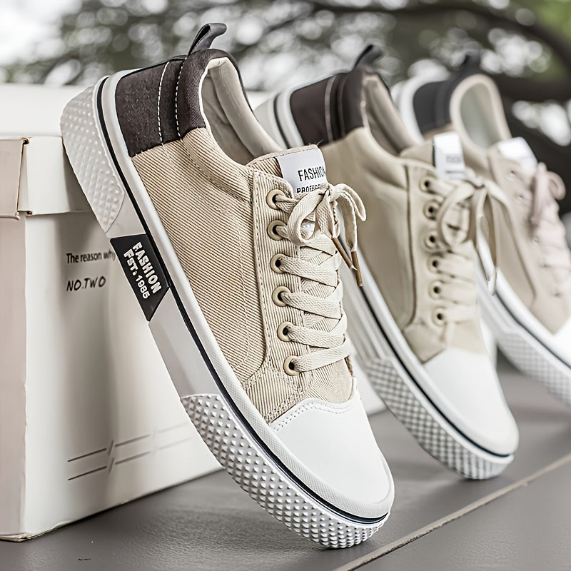Herresneakers i afslappet urban stil til fritid og udendørs brug