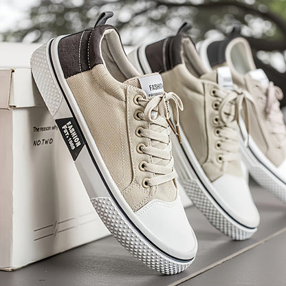 Herresneakers i afslappet urban stil til fritid og udendørs brug