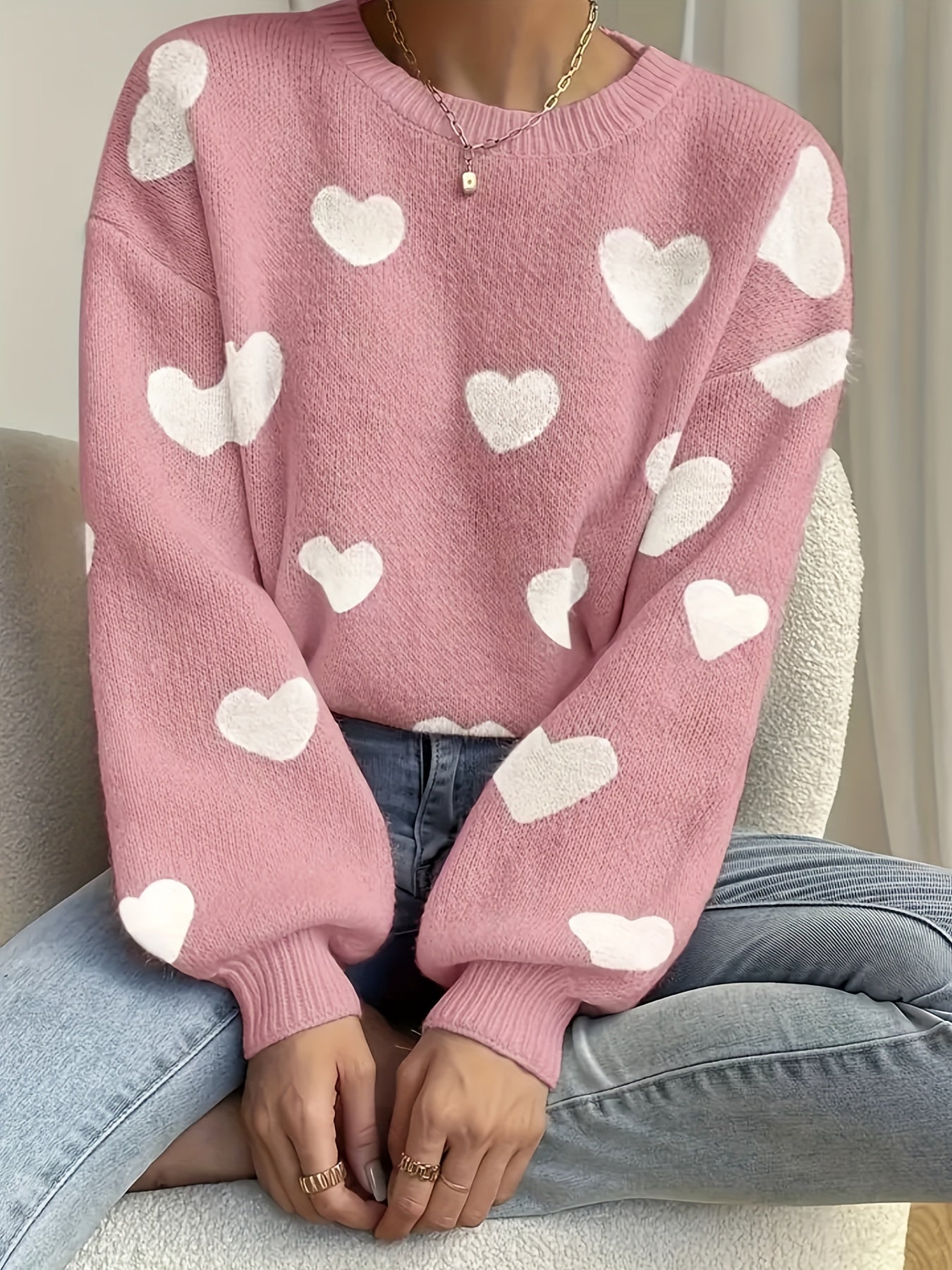 Pull col rond ample en maille blanc avec cœurs beiges