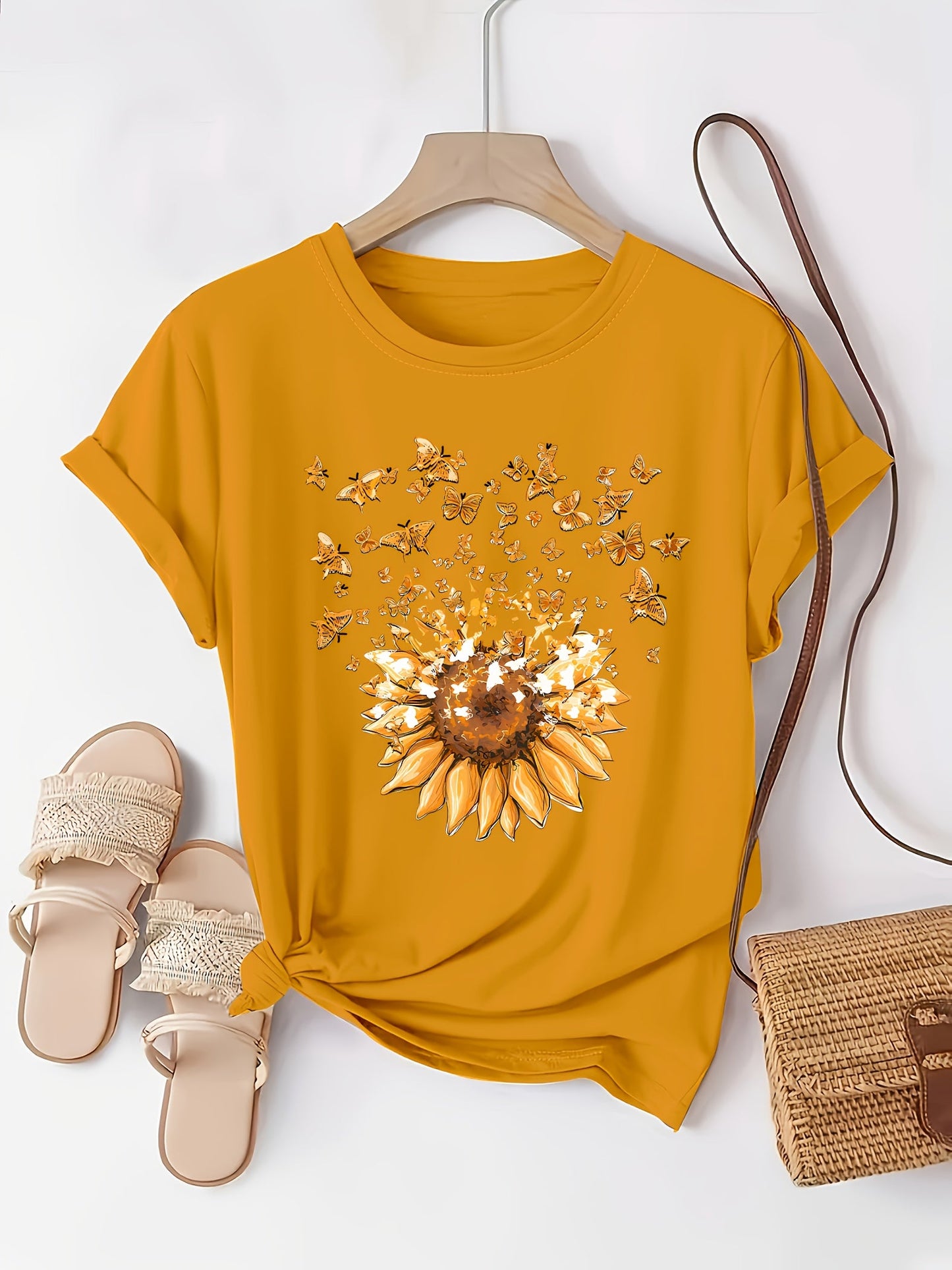 T-shirt femme style casual motif tournesol et papillons, imprimé tendance pour le printemps-été