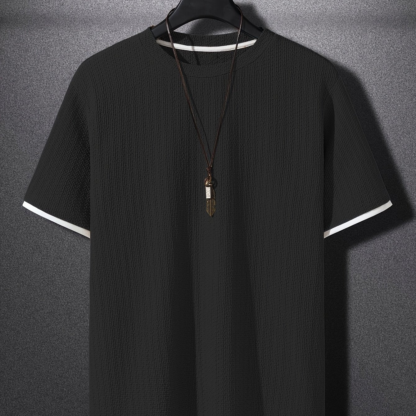 Legeres Herren-T-Shirt mit kurzen Ärmeln, modernem Stil, Rundhalsausschnitt und geprägter Textur