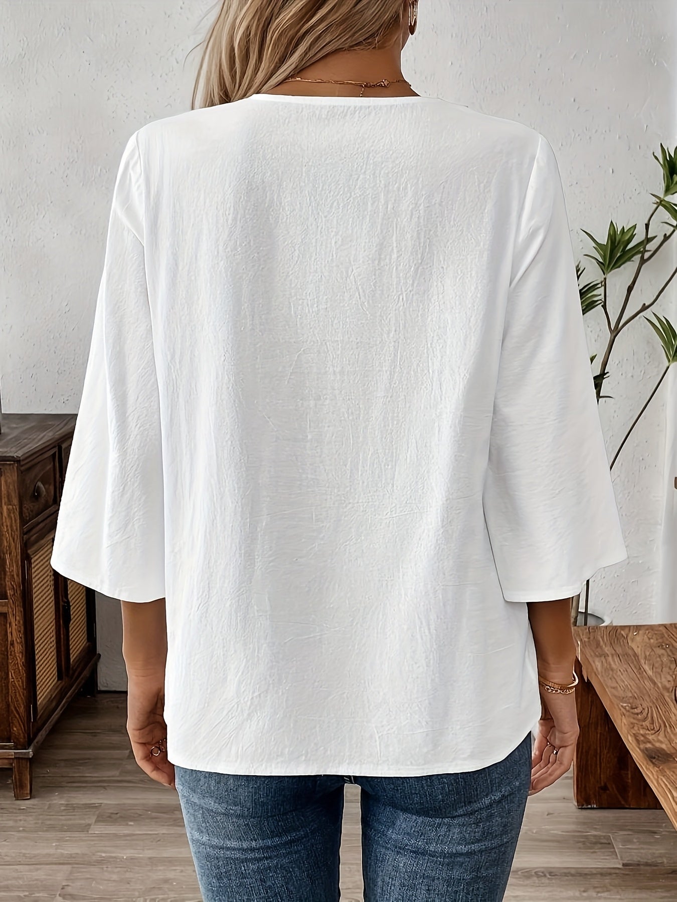 Blus för kvinnor i bohemisk chic stil med långa ärmar och broderi för en avslappnad och elegant look