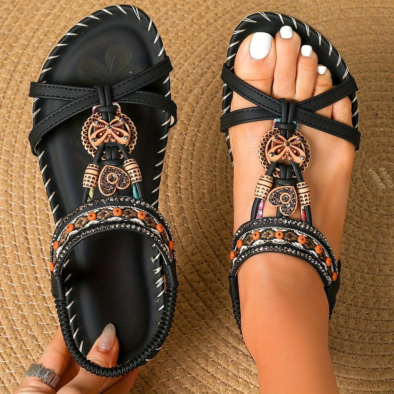 Ruby – Sandalen mit Blumen und Strasssteinen