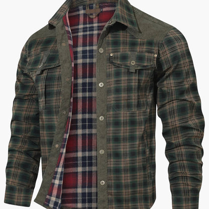 Lässiges Herrenhemd im Outdoor-Karohemd-Stil