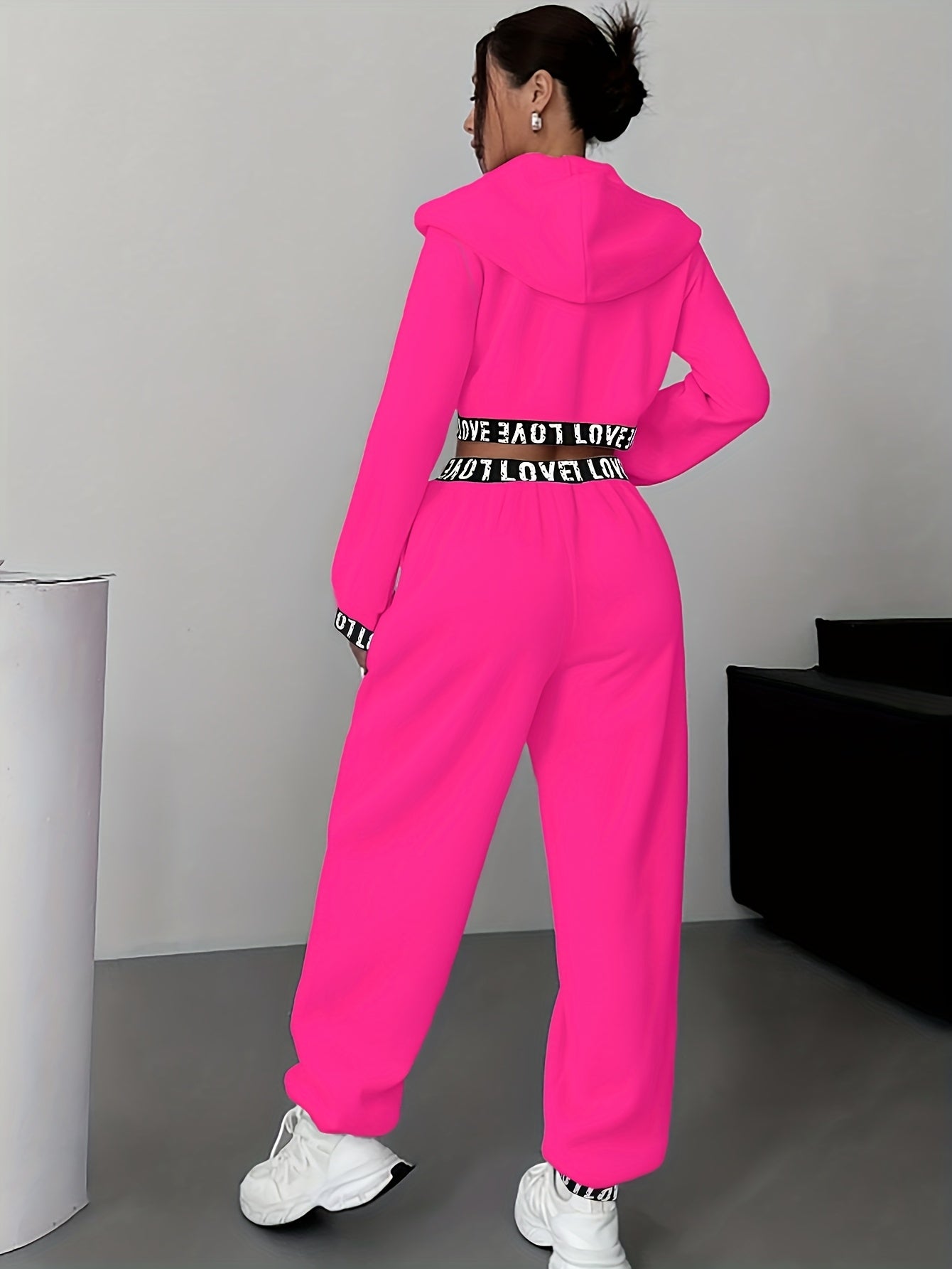 Ensemble survêtement femme crop top à capuche et pantalon large couleur unie