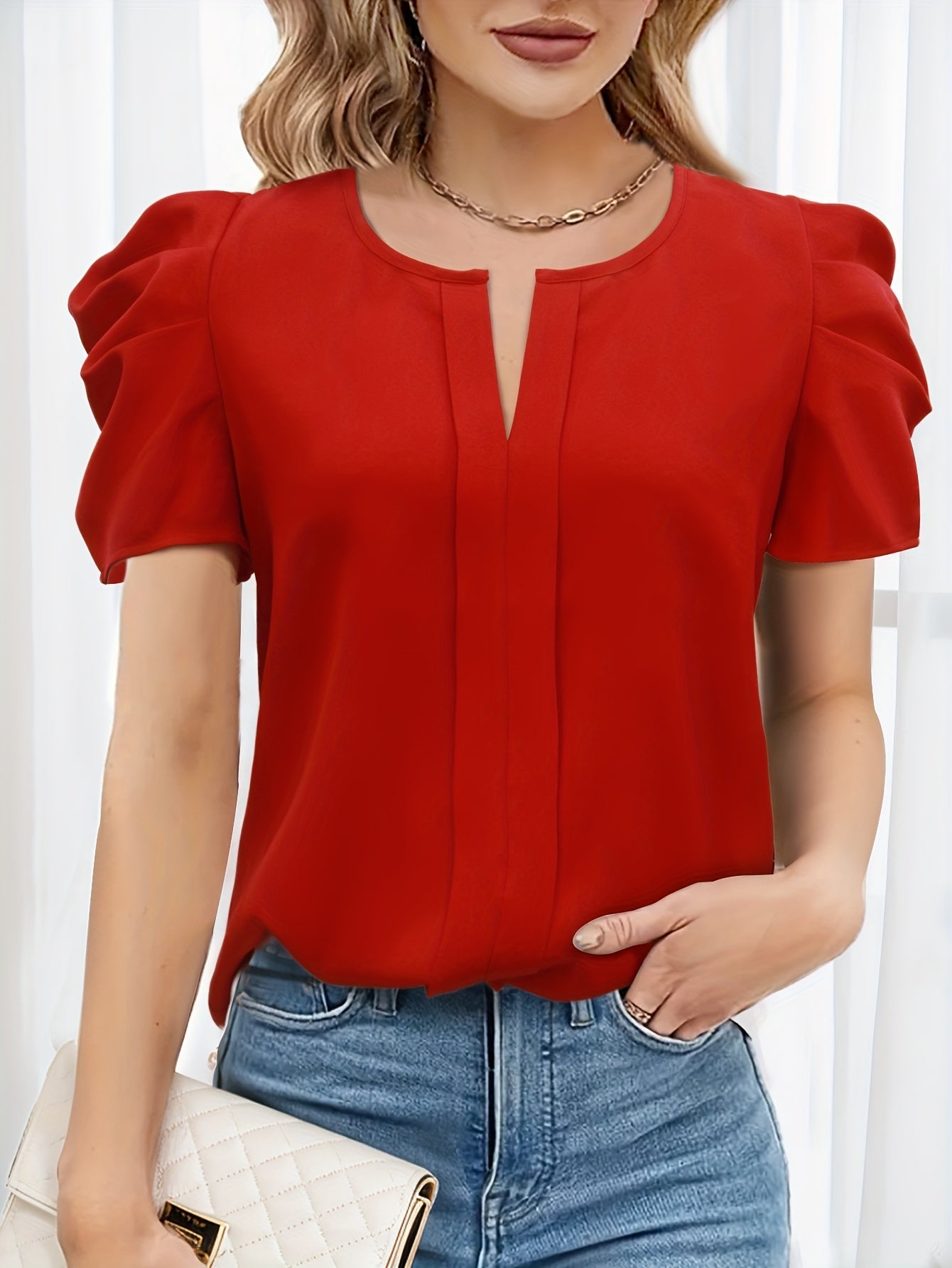 Elegant puff-sleeve blouse for women – Modern and versatile style