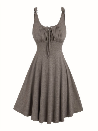 Lässiges Damenkleid mit Ausschnitt und Ösen-Trägern, ausgestellter Frühling-Sommer-Stil  