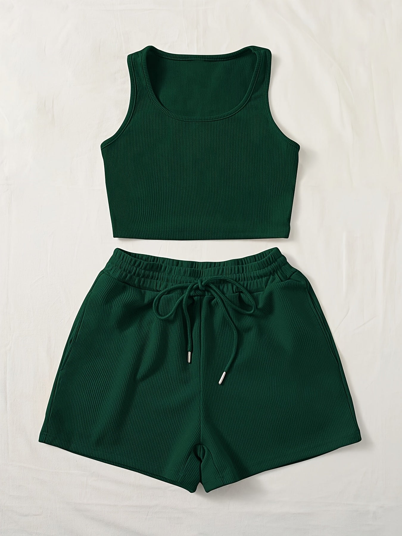 Women's Casual Set – Sleeveless Crop Top and High-Waisted Shorts for Leisure and Summer