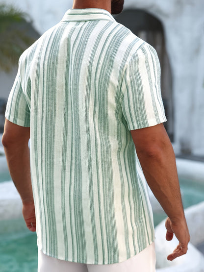 Lässiges kurzärmeliges Herrenhemd – eleganter Sommerstil