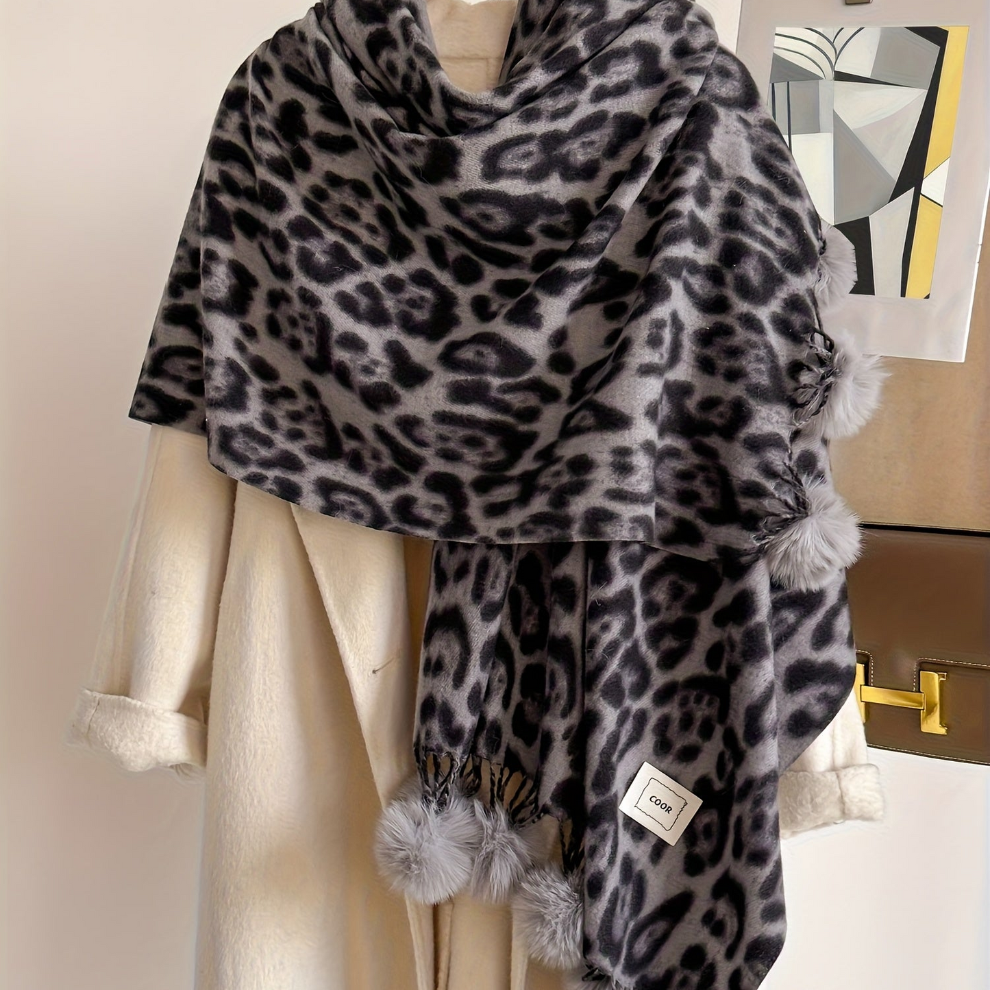 Écharpe large motif animalier avec pompons pour femme
