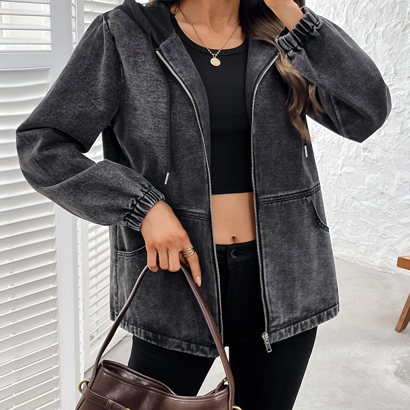 Veste à capuche femme gris délavé zippée poches à rabat