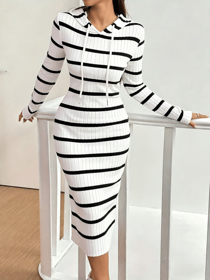 Robe longue femme moulante rayée à capuche et manches longues