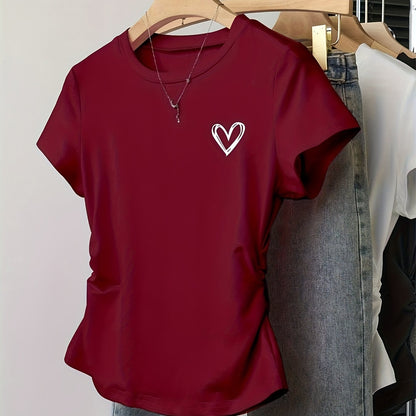 Dame T-shirt med tætsiddende pasform, hjerteprint, afslappet og trendy stil