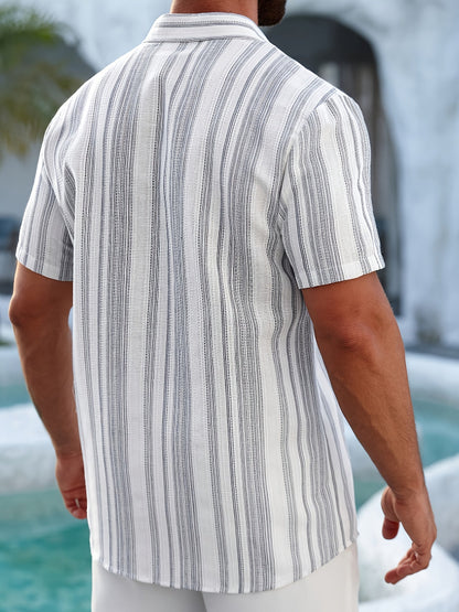 Lässiges kurzärmeliges Herrenhemd – eleganter Sommerstil