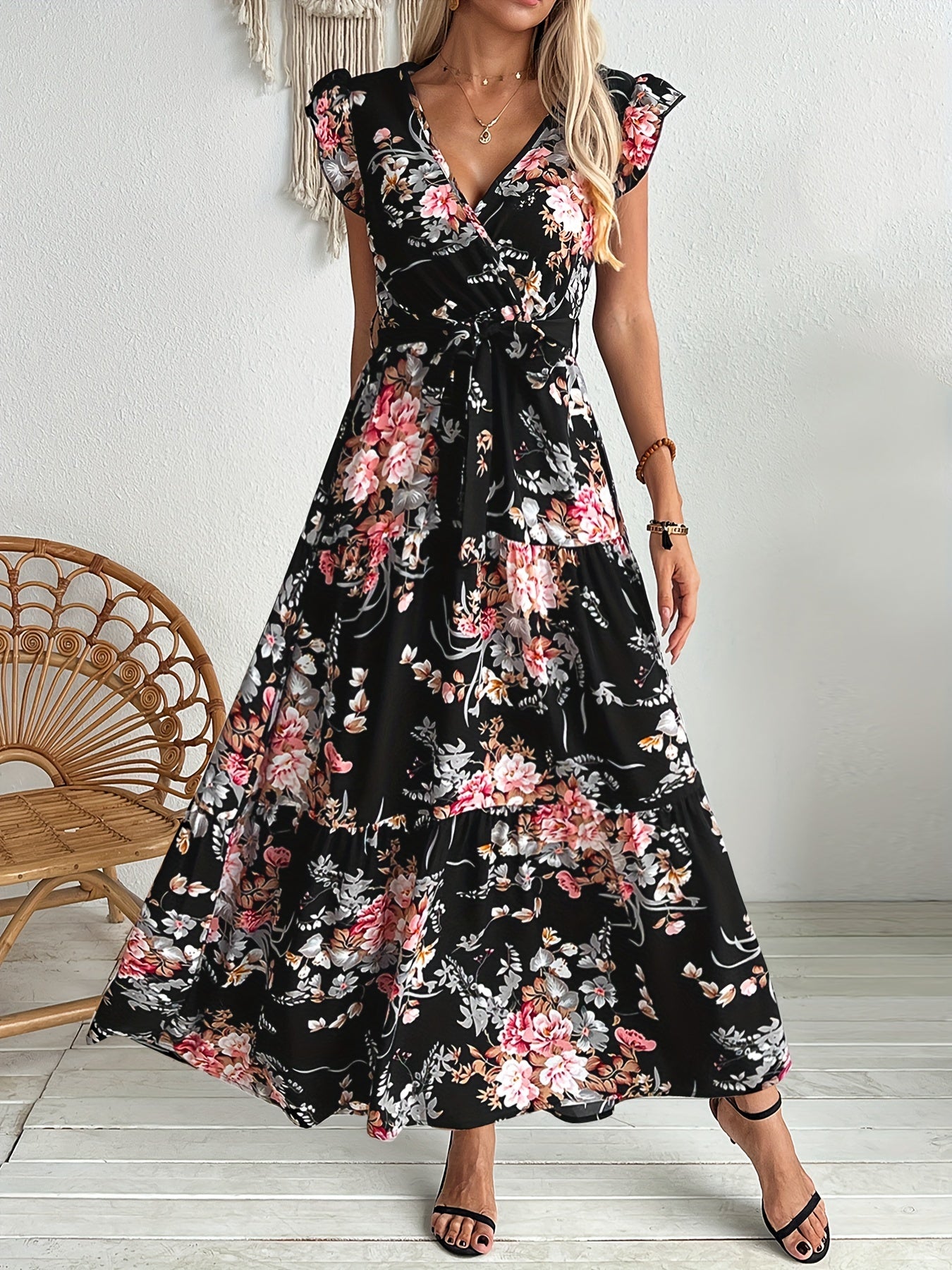 Langes Wickelkleid mit Blumenmuster im Urlaubsstil für Damen  