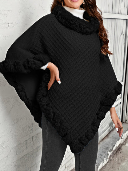 Poncho Femme Tricoté Motif Losanges Gris avec Bordure en Fausse Fourrure