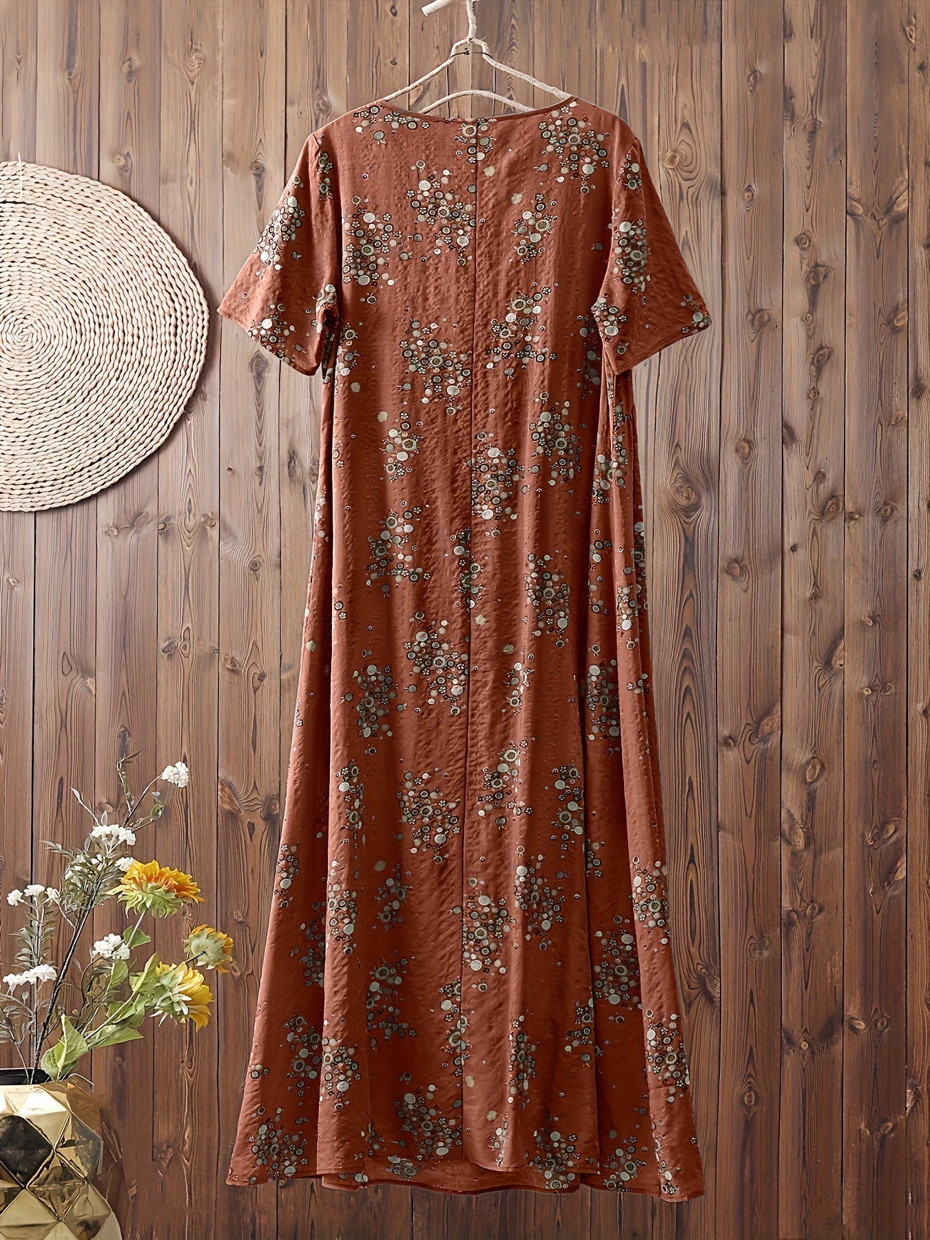 Abito lungo casual donna stile bohemien con stampa floreale e scollo a V, ideale per l'estate
