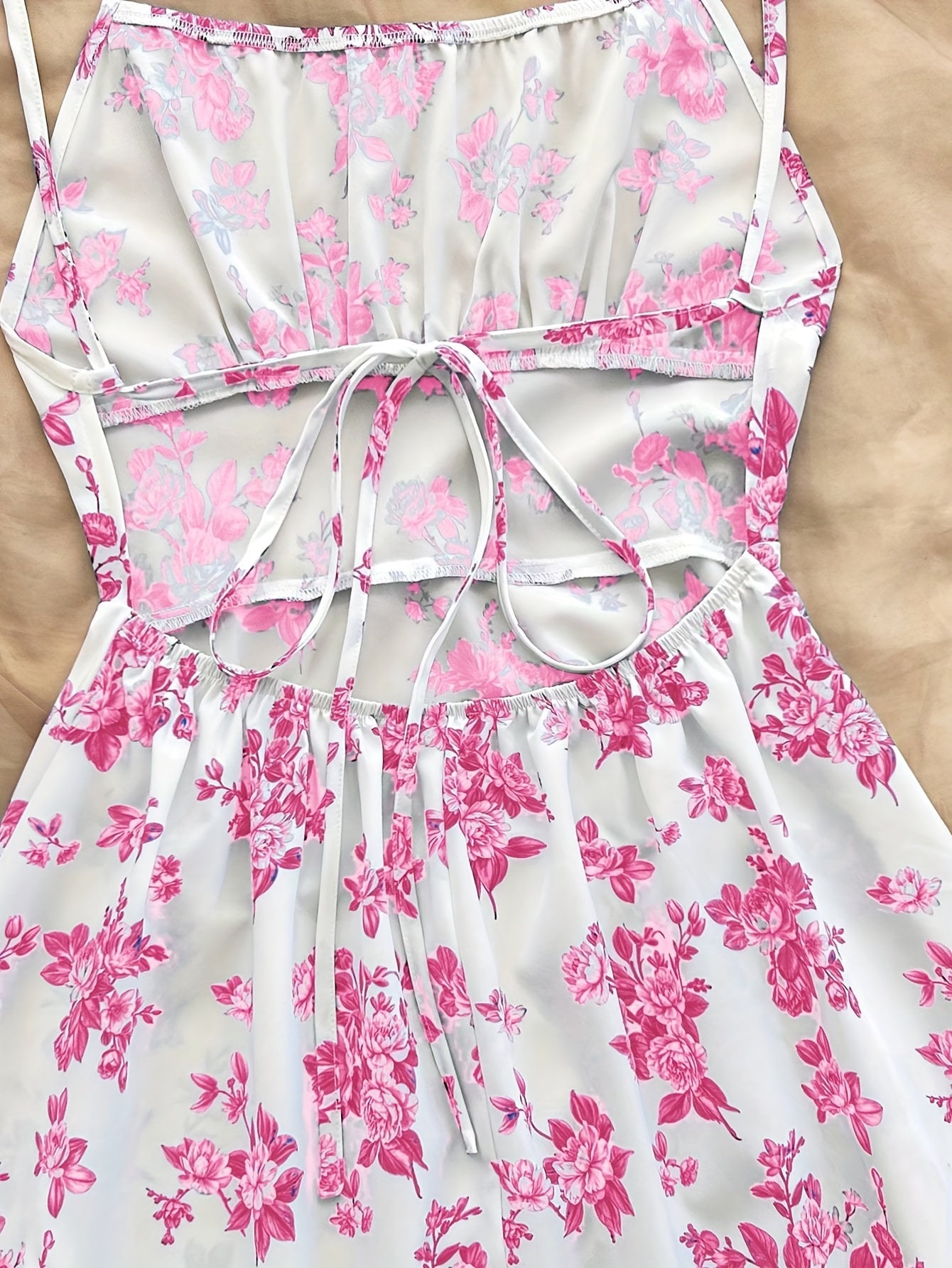 Abito estivo femminile stile elegante a fiori, taglio a trapezio, uso quotidiano o occasione speciale