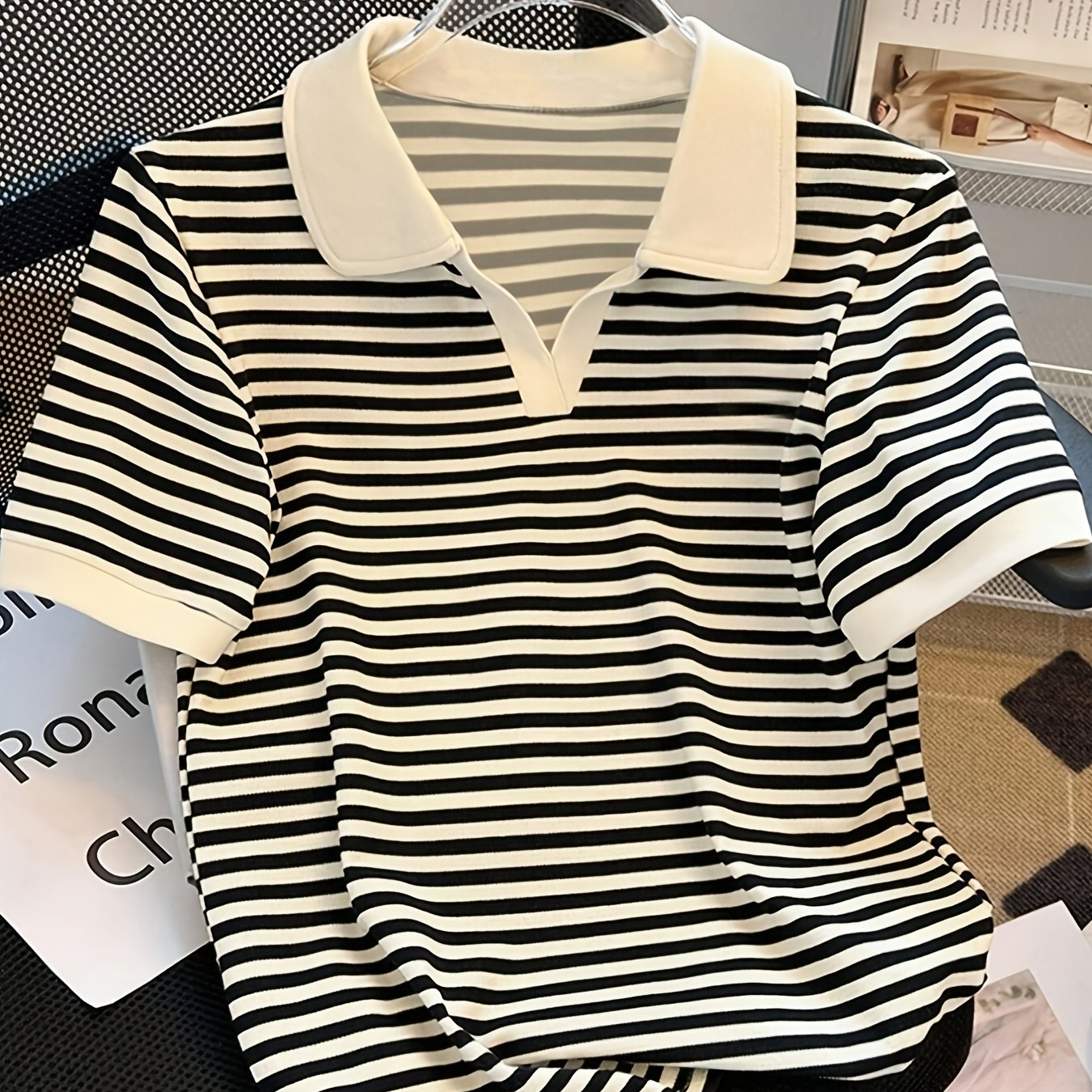 Polo a maniche corte stile preppy da donna – Eleganza casual e fascino senza tempo