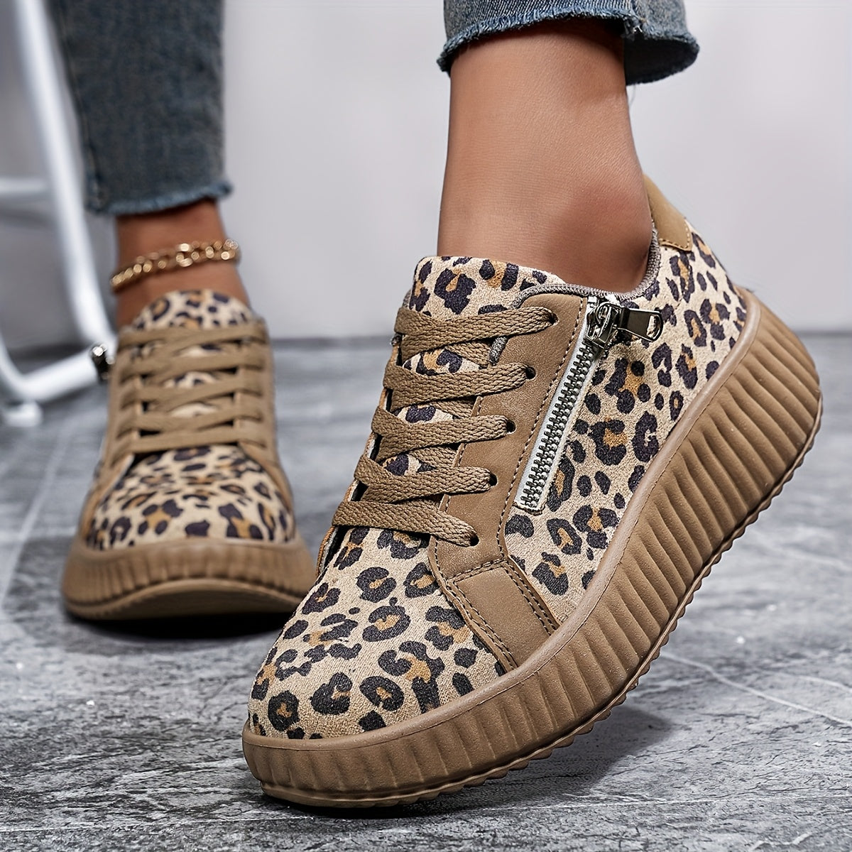 Baskets Femme Léopard Mode à Lacets avec Plateforme et Fermeture Éclair - Style Urbain Décontracté