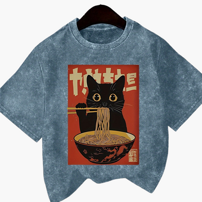 T-shirt Femme Style Vintage avec Chat Mangeant des Nouilles – Graphique Japonais, Décontracté et Original