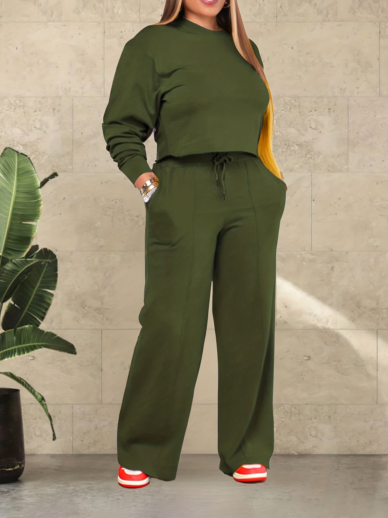 Women’s Cropped Top Lounge Set