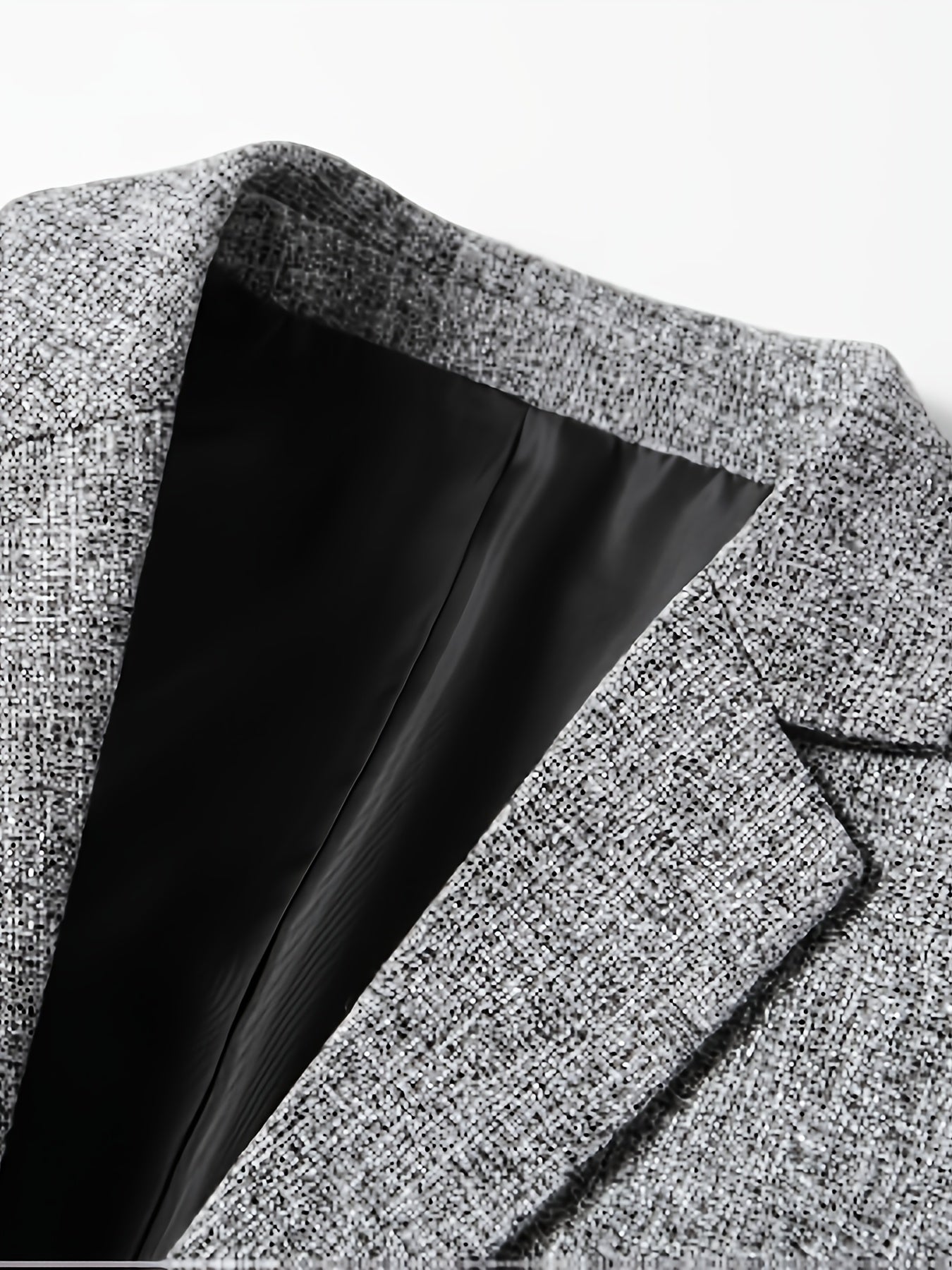 Men's mature style suit jacket with long sleeves for formal and professional occasions