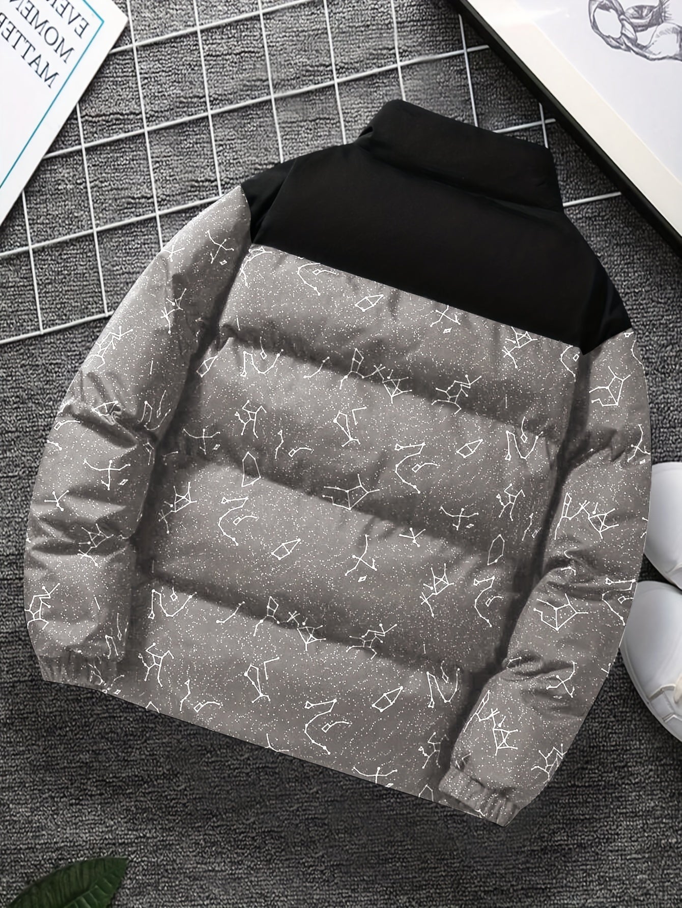 Doudoune matelassée col montant à motif constellation imprimé bicolore pour homme