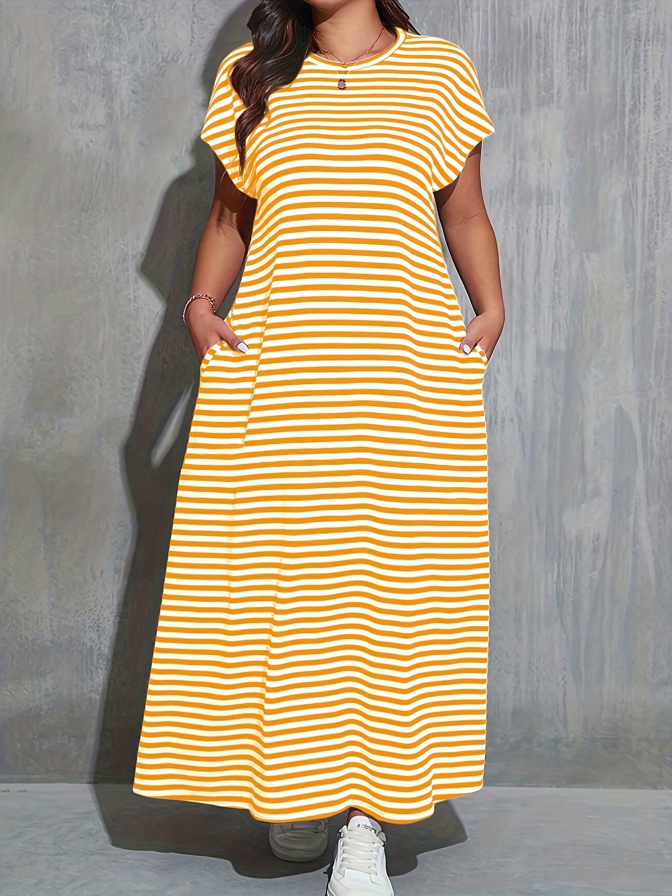 Langes, lässiges Damenkleid mit Streifen, alltäglicher und trendiger Stil